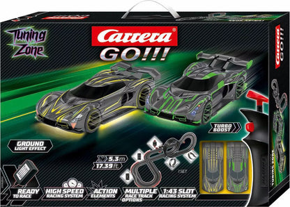 Carrera Tuning Zone Box mit zwei grünen Flitzer-Autos und Turbo-Boost Aufdruck