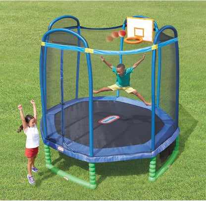 Sports trampoline with safety net, dark jumping mat, and padded top basketball hoop