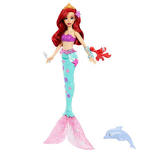 Ariel Meerjungfraufigur mit rotem Krebs und Delfin, lila Bikini und türkisfarbener Schwanz