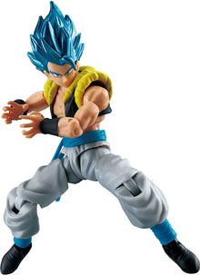 Blue Gogeta Actionfigur mit blauer, stacheliger Frisur; gelb-blaue Oberteile, graue Hose, schwarze Stiefel