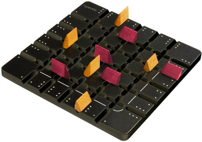Squadro board game with black grid, orange and magenta blocks on cells