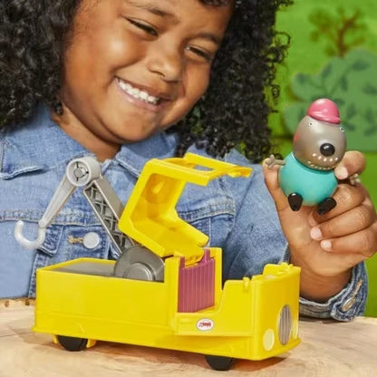 Granddad Dogs Tow Truck Toy