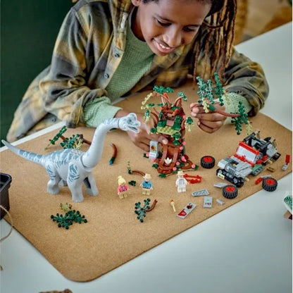 LEGO Jurassic Park brachiosaurus discovery toy set, brachiosaurus and tree model on playmat