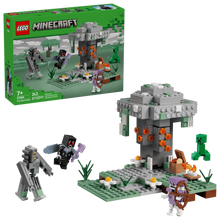 The Pale Garden LEGO Minecraft set box, grey golem and green figures