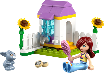 Garden Bunny House LEGO: purple-roof bunny house with figures and fence
