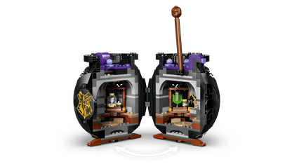 Cauldron: Secret Potions Classroom—zwei Potion-Kessel mit lila Akzenten und Türen