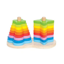 Double Rainbow Stacker: zwei Türme aus bunten Holzscheiben auf Rundbasis