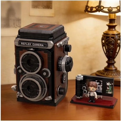 Retro - Twin Lens Reflex Camera (16 cm)