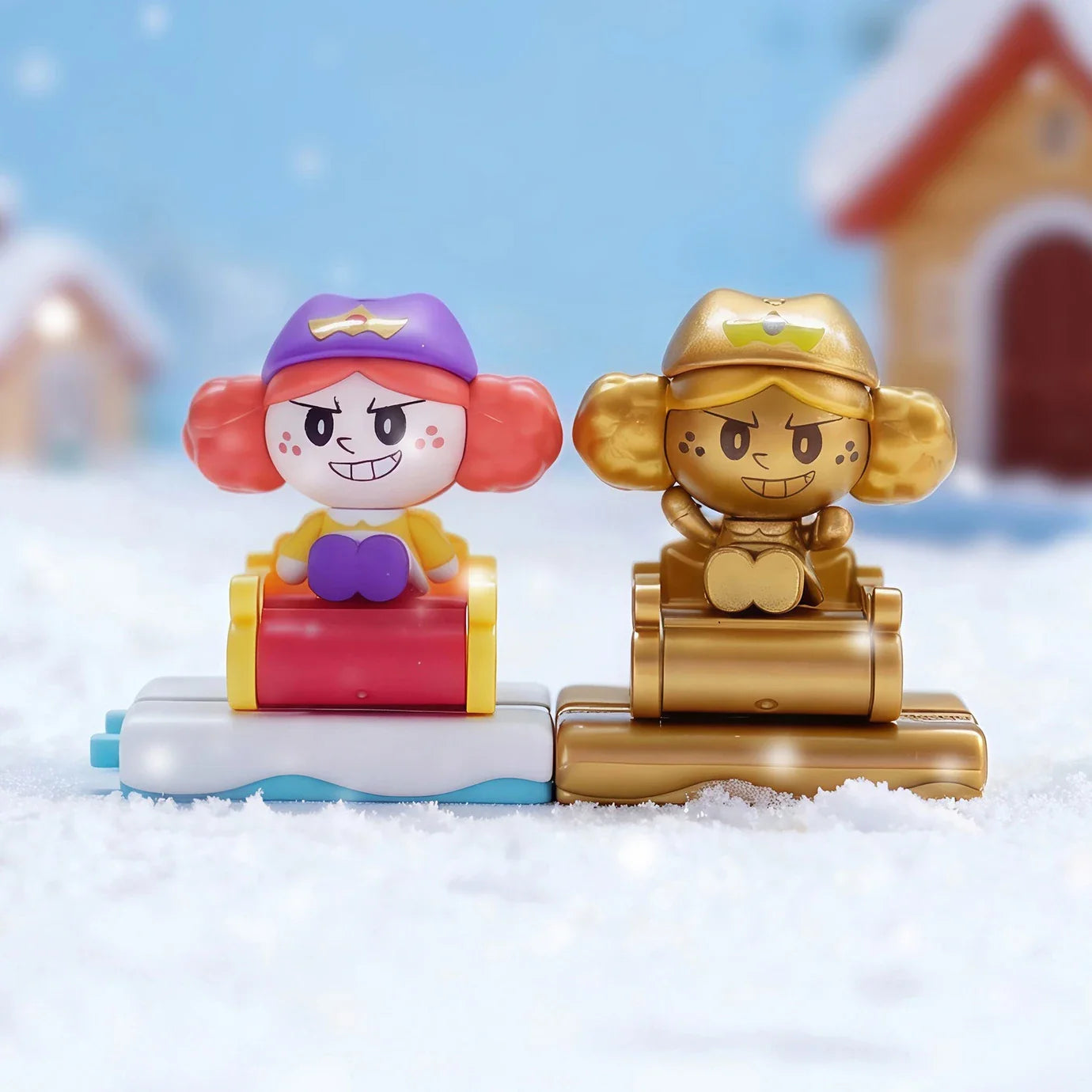 Daadoos Powerpuff Girls figures: purple-hooded girl and golden armored character