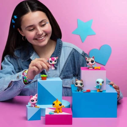 Pet surprise cube display set with small animal figures and windowed top blocks