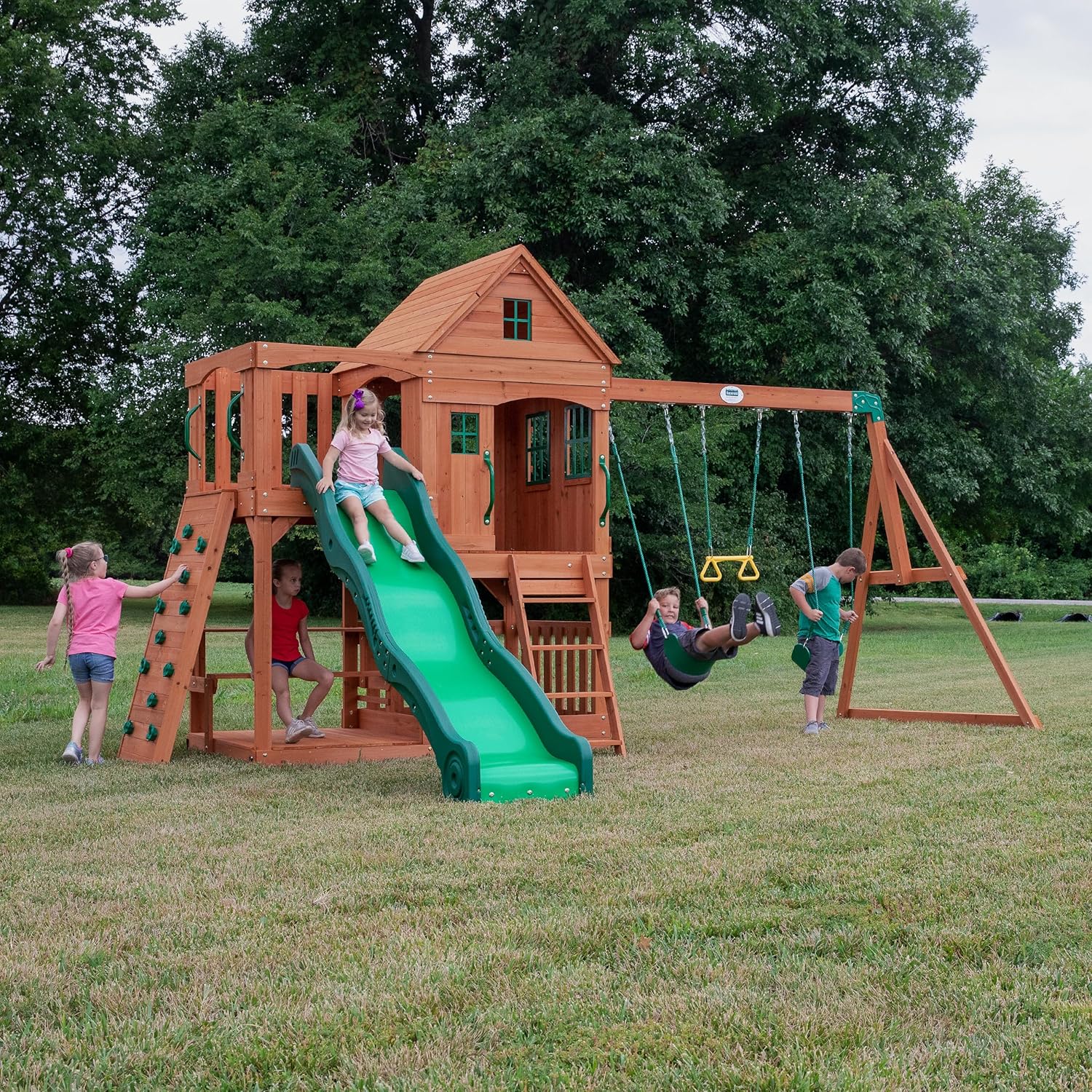 Spielset mit grüner Rutsche und Doppelschaukel, Holzplattform mit Schiebedach