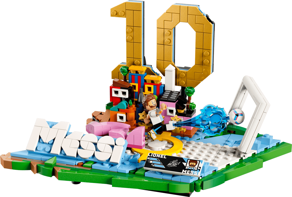 LEGO Messi soccer highlights playset base with gold 10 arch, blue goal, and ball