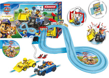 Rennstrecke-Set mit blauen Gleisen, zwei Paw Patrol-Fahrzeugen (gelber Rubble, blauer Chase)