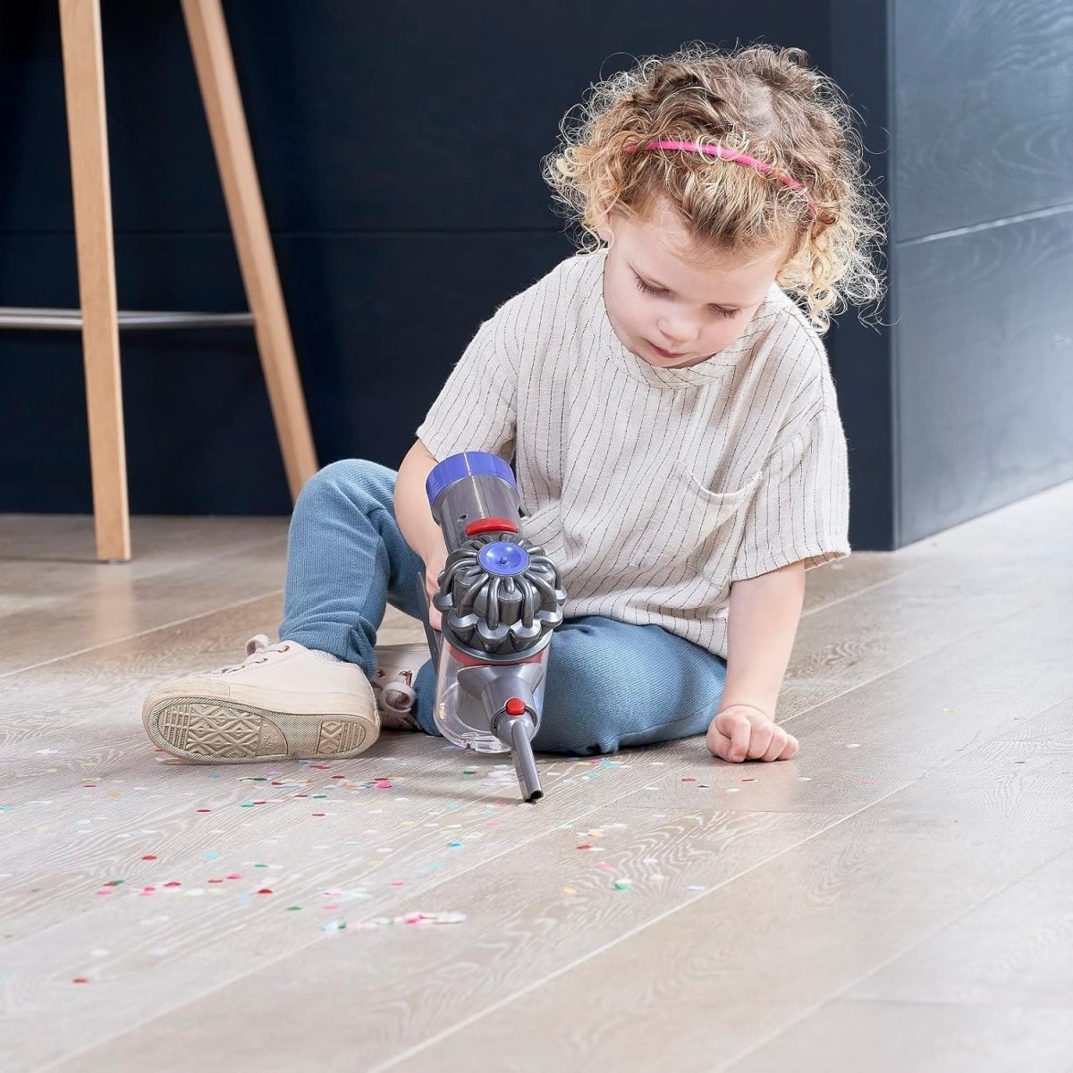 Dyson Cordless Vacuum Toy - Casdon - The Toy Store