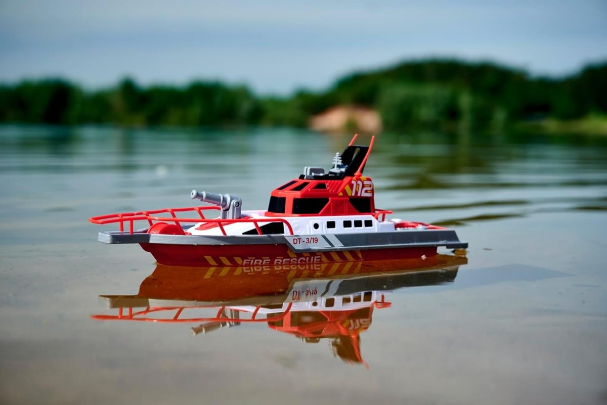 RC Steerable Fire Boat RTR - Dickie - The Toy Store
