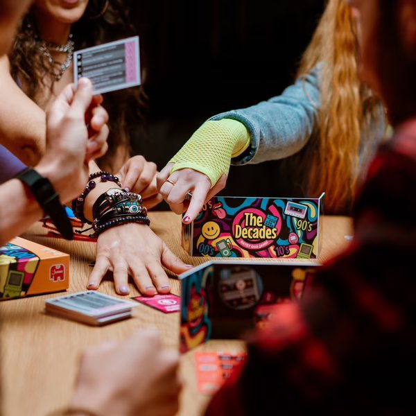 The Decades Devine L'Année Game - Dujardin - The Toy Store