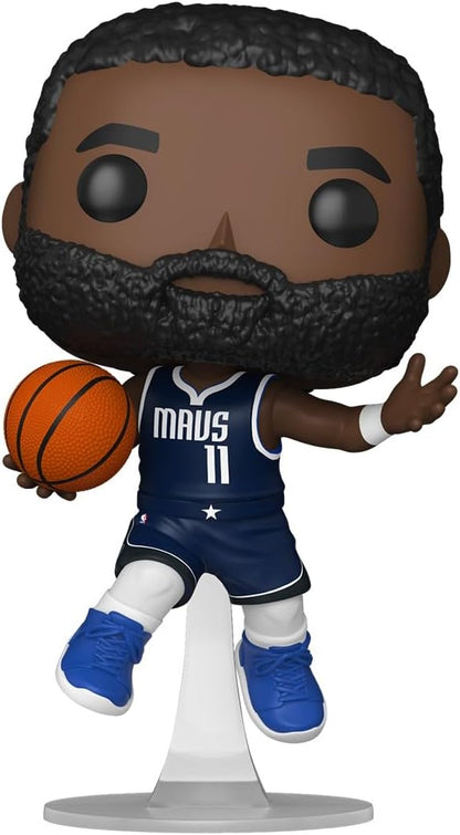 Kyrie Irving Vinylfigur: blaues Mavericks-Trikot, weiße Socken, Basketball in Hand