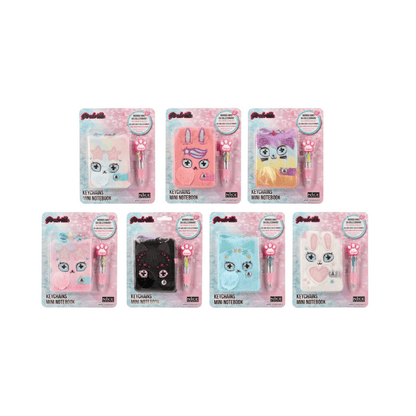 Confezione con più mini notebook keychain in peluche, ciascuno con penna