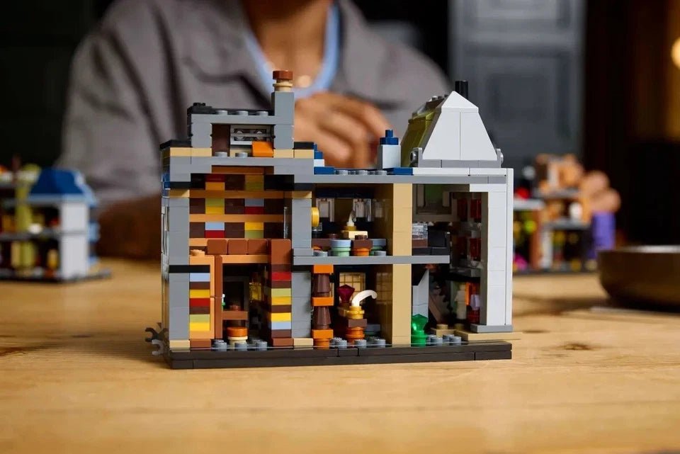 Diagon Alley Wizarding Shops LEGO close-up of small building facade and archway