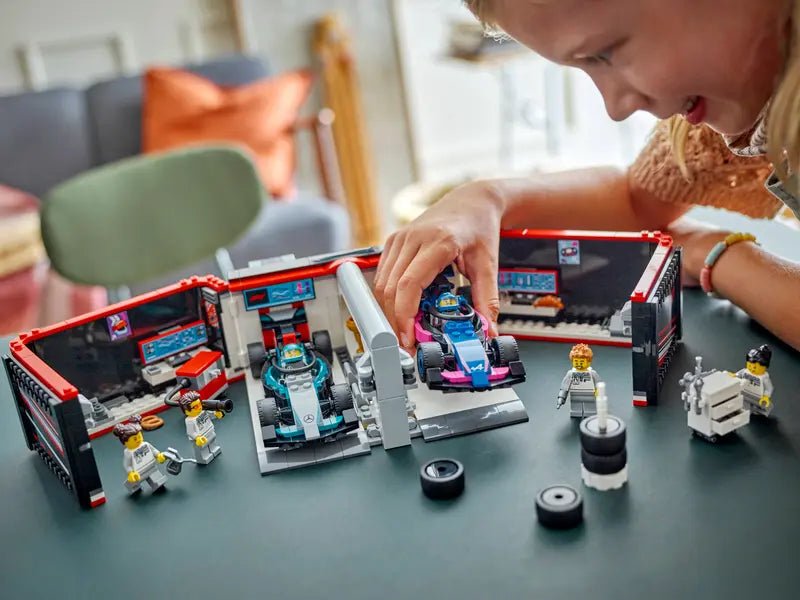 F1 Garage & Mercedes Set - Lego - The Toy Store