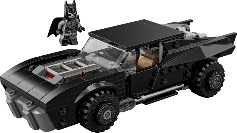 Schwarze Batmobile mit transparentem Cockpit, Detailpaneln und Offroad-Rädern