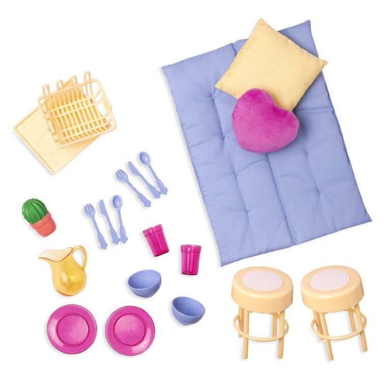 Camper playset accessories: bedding, bowls, cups, plates, utensils, and tableware