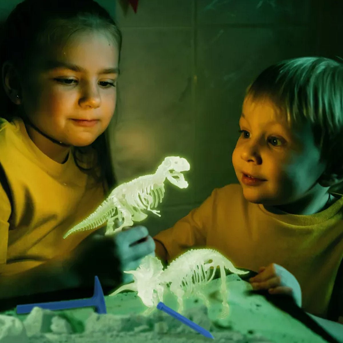 2 - in - 1 Excavation Glow in The Dark - Science4you - The Toy Store