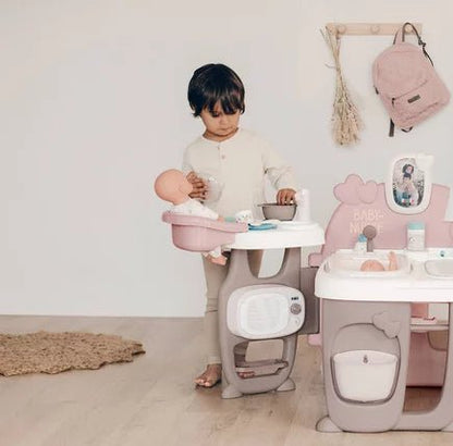 Baby Nurse Spielset am Tisch, rosa, mit Puppenaccessoires zum Füttern