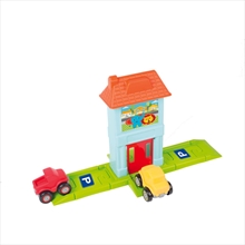 ROADWAY SET WITH HOUSE & GATE